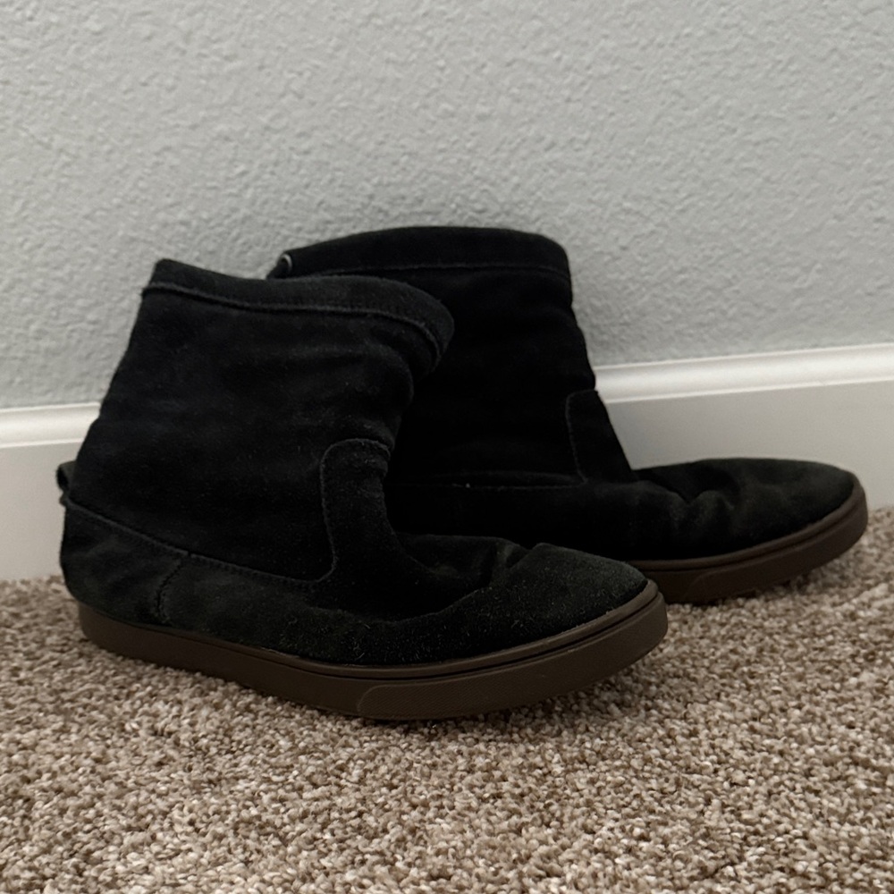 Beach ankle boots
